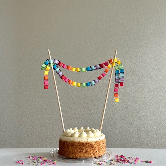 Custom Mini Paper Chain Cake Topper - Picture 4 of 5